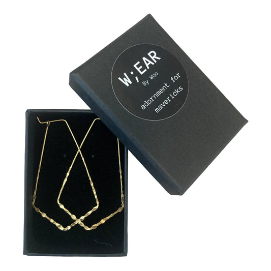 Wire hammered cravat earrings