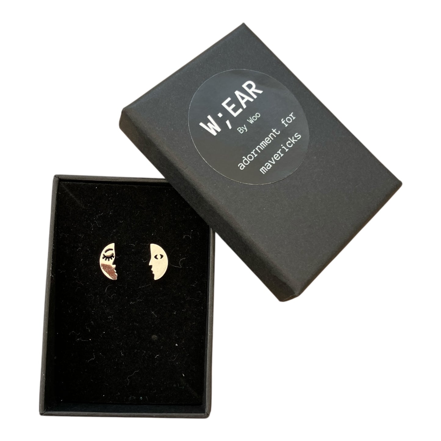 Moon studs