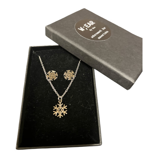 Snowflake necklace & studs set