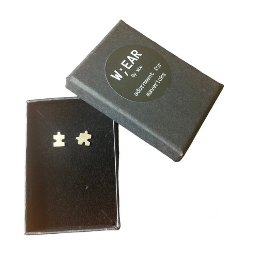 Jigsaw studs