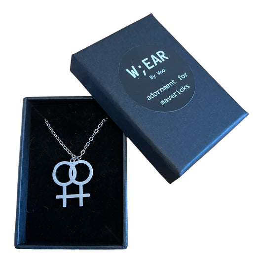 Venus single charm necklace